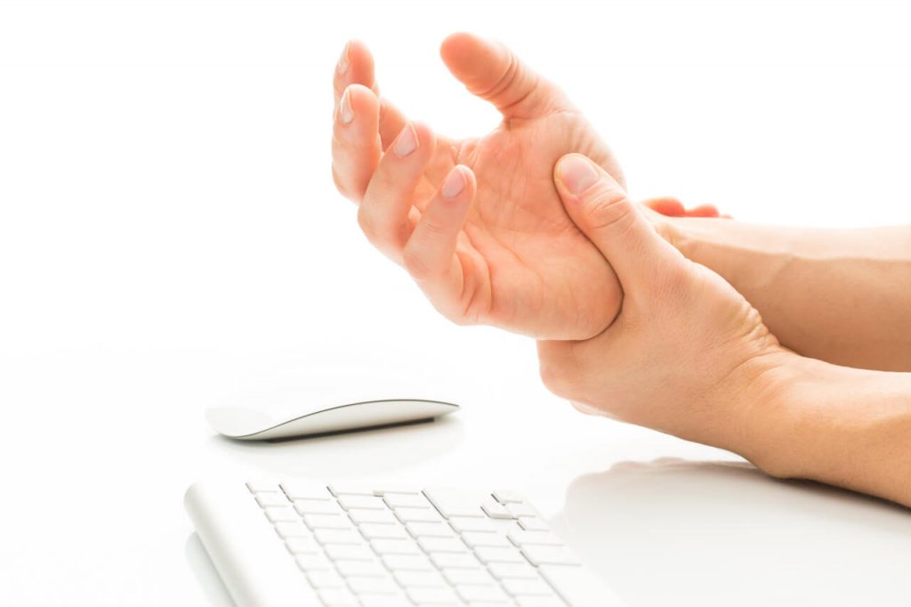 Tŕpnutie rúk a prstov na ruke - možné choroby
