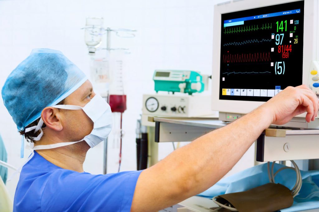 Elektrokardiogram (EKG), záznam činnosti srdce při onemocněních jako angina pectoris, infarkt myokardu