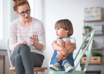 Aspergerov syndróm, prejavy - problémy nadväzovať kontakty